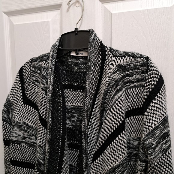 Ricki's Open Cardigan Sweater Women's Size Large Striped Knit Grey Black White - Picture 8 of 10